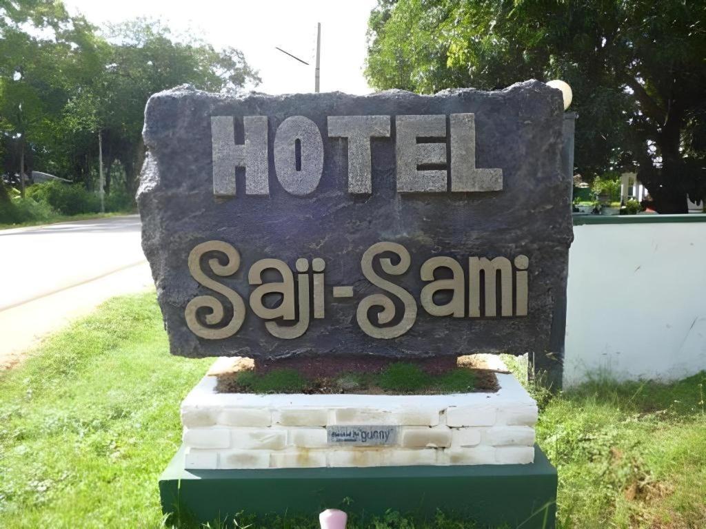 Saji-Sami Hotel Anuradhapura Buitenkant foto