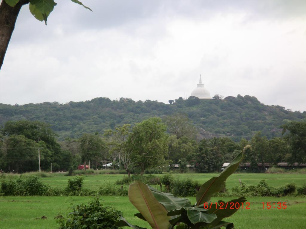 Saji-Sami Hotel Anuradhapura Buitenkant foto