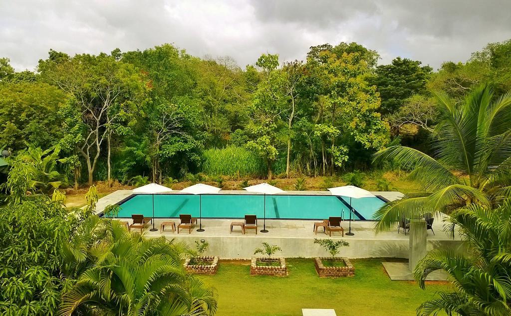 Saji-Sami Hotel Anuradhapura Buitenkant foto