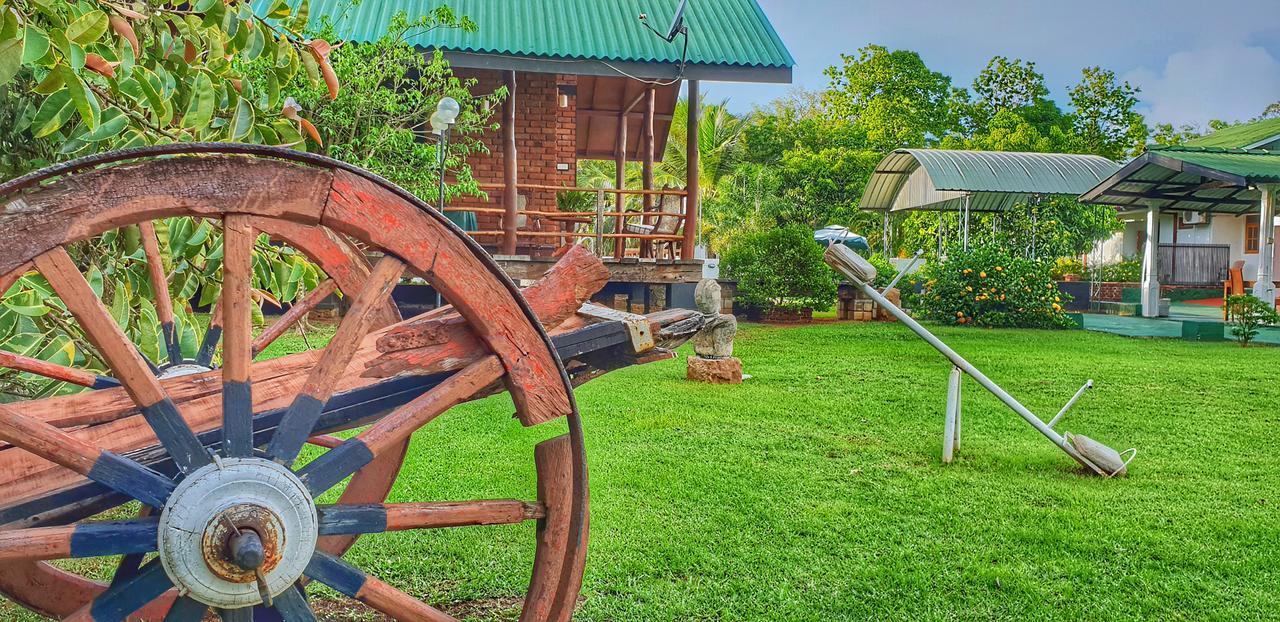 Saji-Sami Hotel Anuradhapura Buitenkant foto