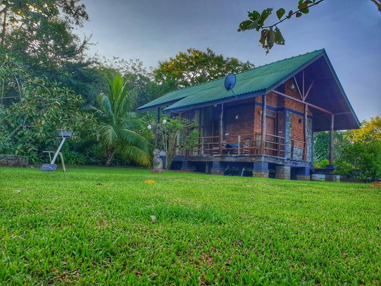 Saji-Sami Hotel Anuradhapura Buitenkant foto