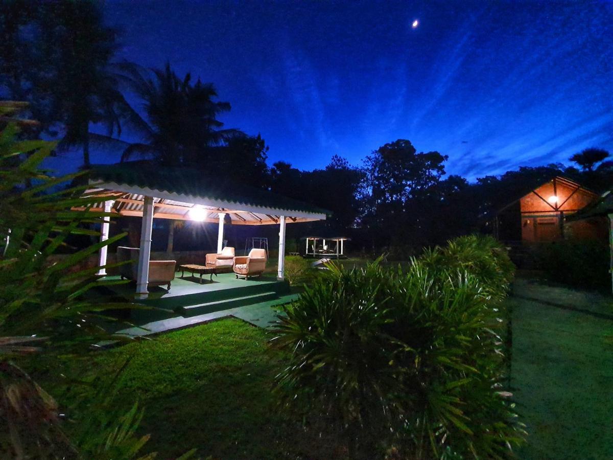 Saji-Sami Hotel Anuradhapura Buitenkant foto